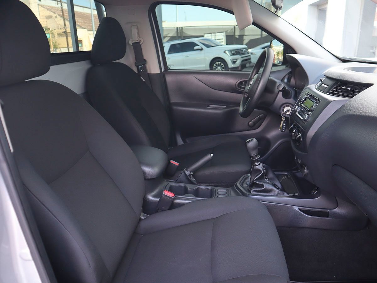 2024 Nissan NP300 2.5 Pick Up AC Mt