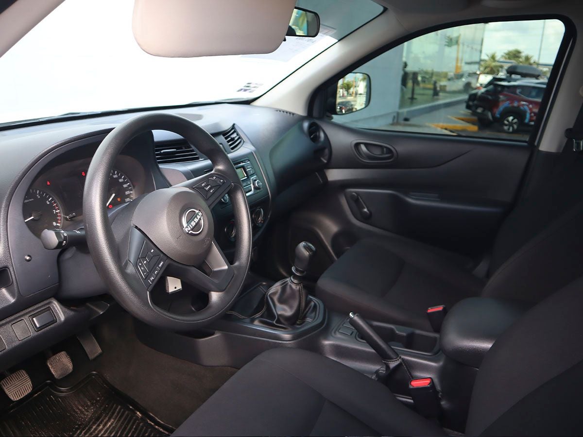2024 Nissan NP300 2.5 Pick Up AC Mt