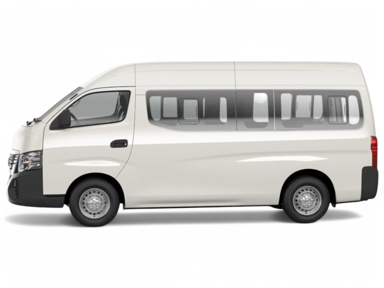 2025 Nissan Urvan Panel ventanas amplia